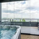 Apartman Luxurious Penthouse - Hot Tub & Sauna *
