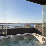 Apartmán Luxurious Penthouse - Hot Tub & Sauna *