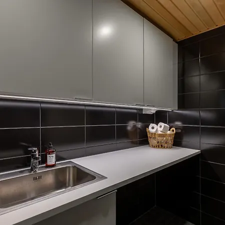 Penthouse & Jacuzzi Hyvillae Maisemilla * Tammerfors