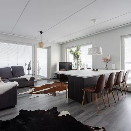 Luxurious Penthouse - Hot Tub & Sauna Apartment Tampere