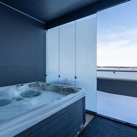 Luxurious Penthouse - Hot Tub & Sauna Appartamento *
