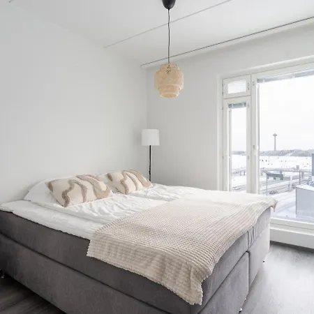 Luxurious Penthouse - Hot Tub & Sauna Apartment *