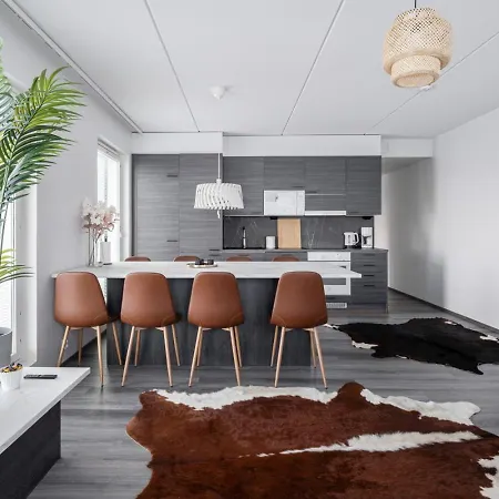 Luxurious Penthouse - Hot Tub & Sauna Tampere