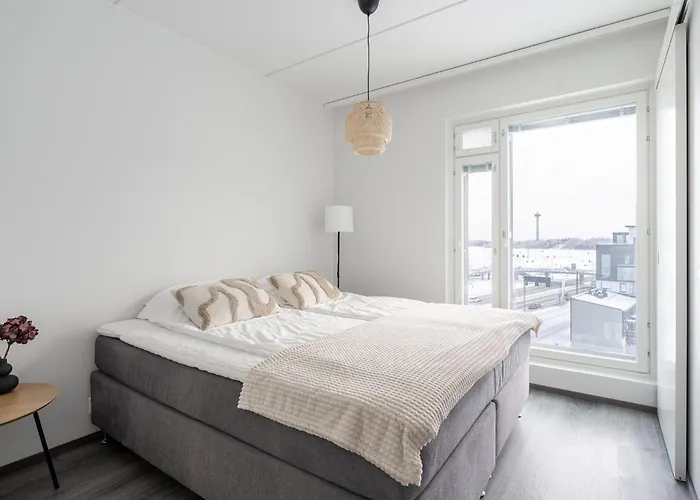 Luxurious Penthouse - Hot Tub & Sauna