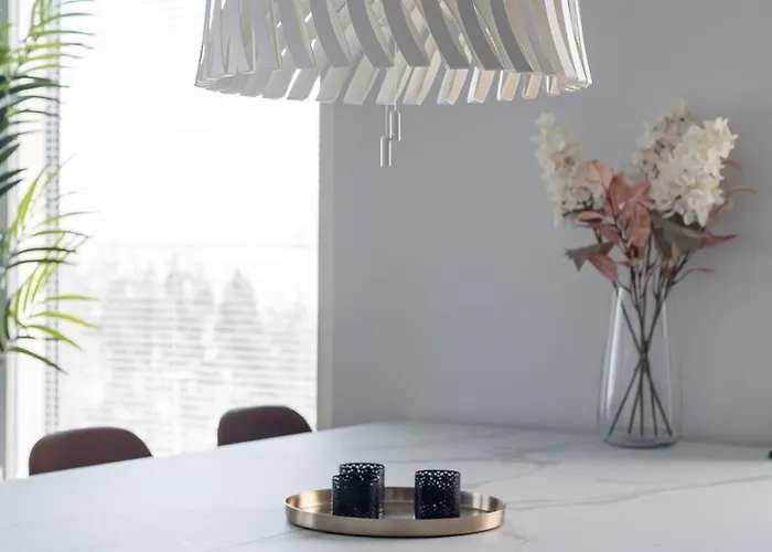 Luxurious Penthouse - Hot Tub & Sauna *