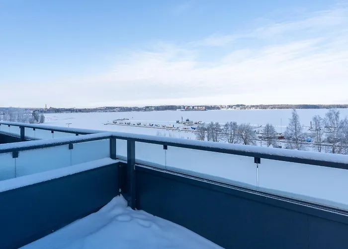 Luxurious Penthouse - Hot Tub & Sauna Apartment